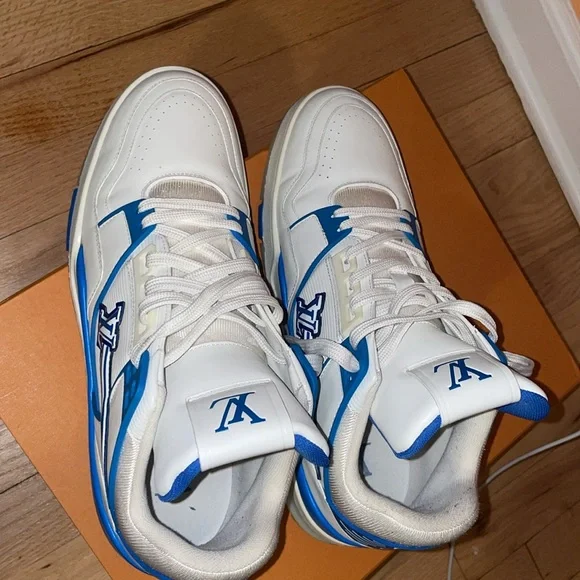 Mens Louis Vuitton Trainer Azur size 9